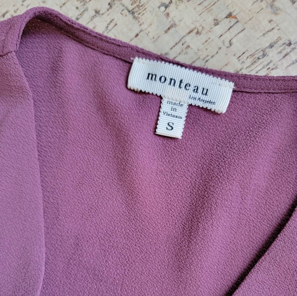 Like new long sleeved blouse - Picture 2 of 4